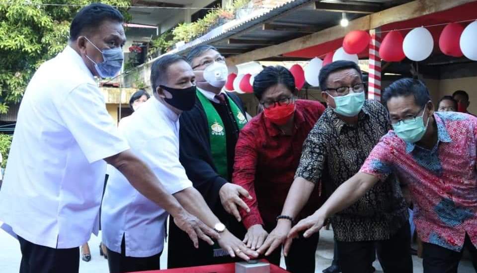 Gubernur Olly Hadir di GMIM Madidir Bitung, Beber Bantuan Subsidi Pelsus dan Pendeta