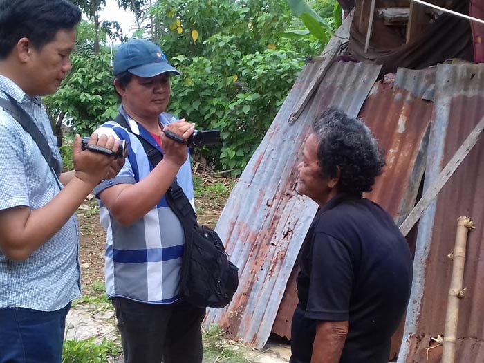 Ditinggal Anak Bunuh Diri, Oma Paulintje Hidup Sebatang Kara Hingga Bangun Makam Anak dari Memulung