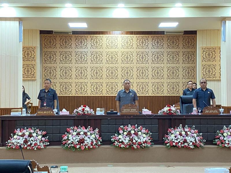 pada-Kamis-19122024-di-Kantor-DPRD-Kota-Tomohon-untuk-menfhdfh.jpg
