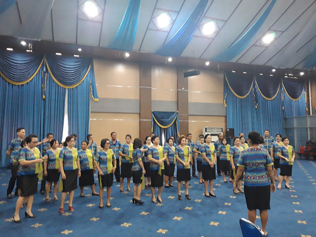 Ketika Lagu Cahaya Toleransi Menggema di Aula Serba Guna Kantor Wali Kota Manado