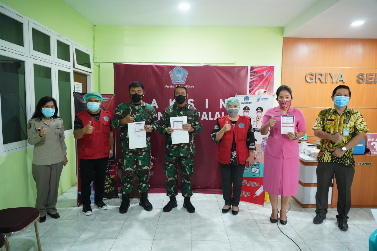pangdam-xiiimerdeka-beserta-para-unsur-forkopimda-lakukan-vaksinasi-tahap-kedua.jpg