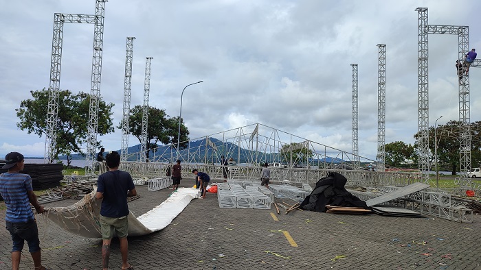 Intip Persiapan Panggung Tempat Secret Number Manggung di Manado Sulawesi Utara