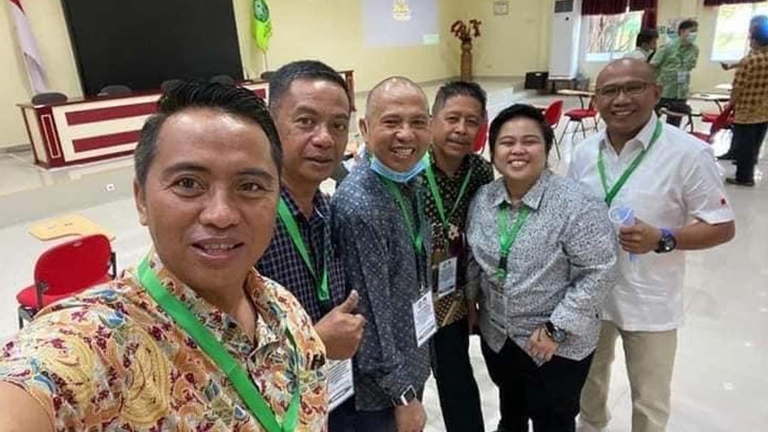 para-paslon-bupati-dan-wakil-bupati-boltim-selfie.jpg