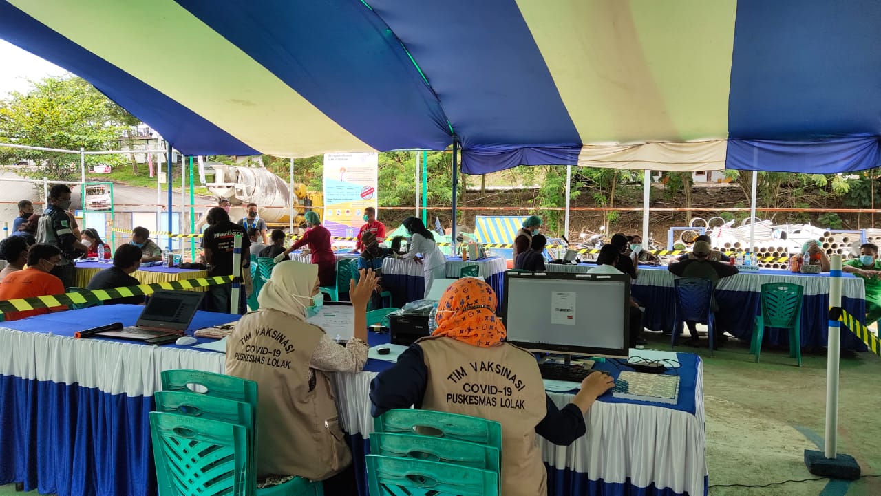 para-pekerja-pt-pp-bendungan-lolak-ketika-ikut-program-rapid-test-ggfjhgjhg.jpg