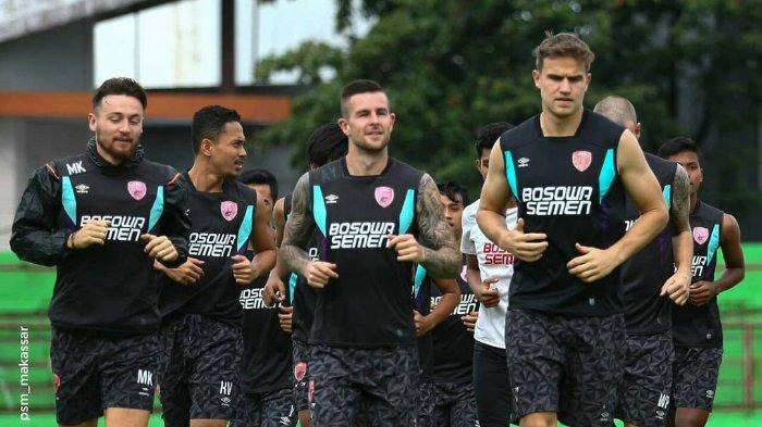 para-pemain-psm-makassar-saat-menjalani-sesi-latihan-29-maret-2019.jpg