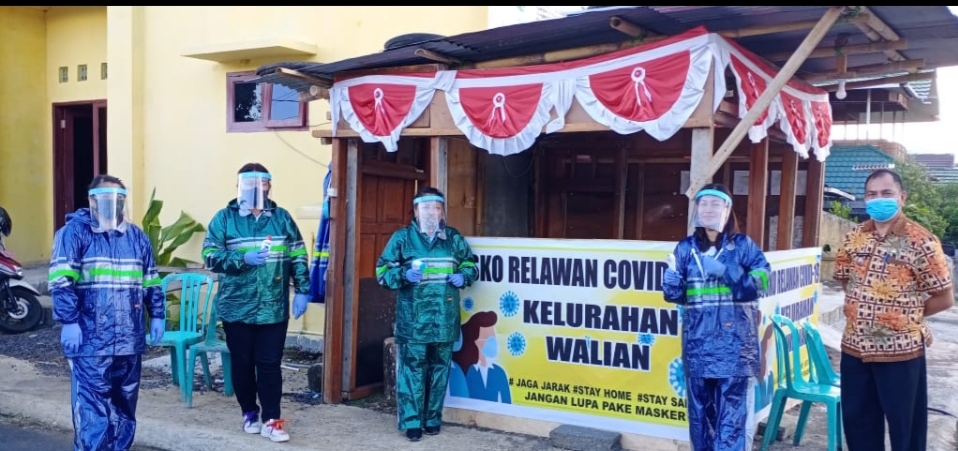 Tanpa Portal, Pos Relawan Covid-19 di Kelurahan Walian Tetap Gunakan Protokol Kesehatan
