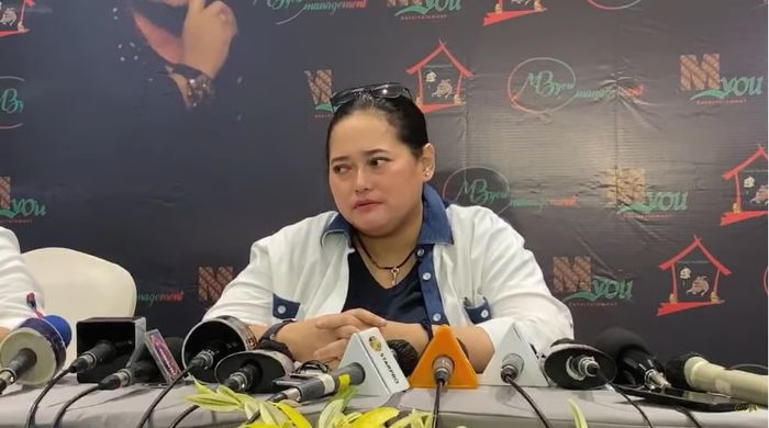 Tahun 2021 Ini Mbak You Sebut akan Muncul Skandal Perselingkuhan Artis hingga Ada Kerusuhan