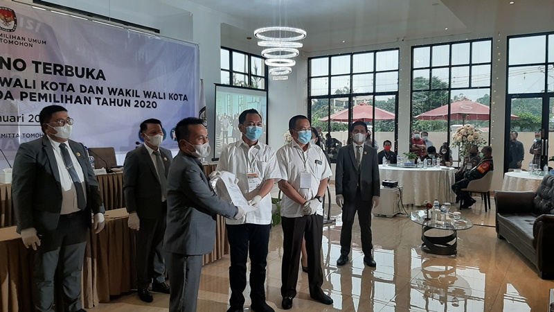 BREAKING NEWS: KPU Tomohon Tetapkan CS-WL Sebagai Wali Kota dan Wakil Wali Kota Terpilih