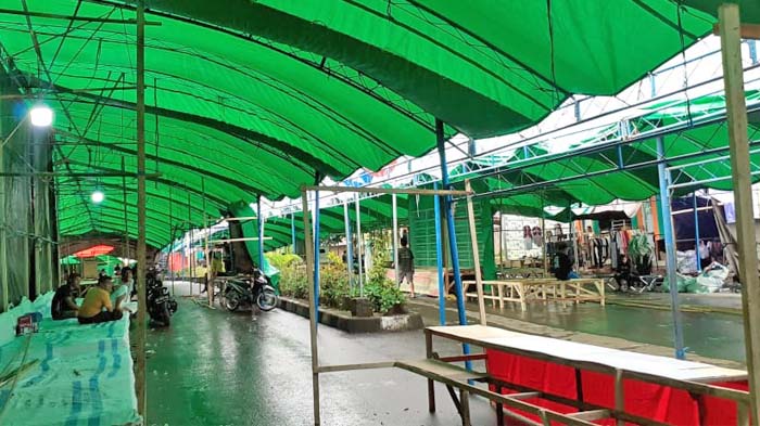 pasar-senggol-di-area-pasar-genggulang-foto-jumat-22-april-2022-234737.jpg