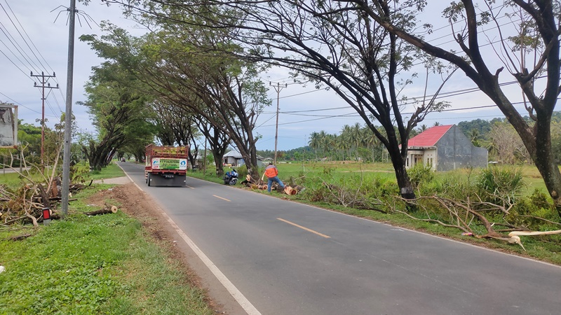 Pasca Lakalantas Maut, Kerabat Jefry Murdiyani Doakan Korban di TKP