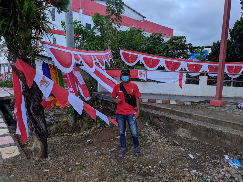 pedagang-bendera-di-mitra686586758jjgj.jpg