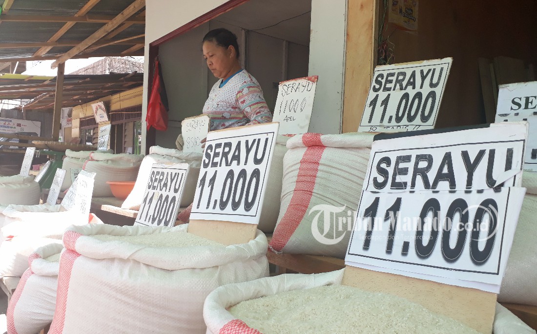 pedagang-beras-di-kotamobagu-sulawesi-utara_20180619_141012.jpg