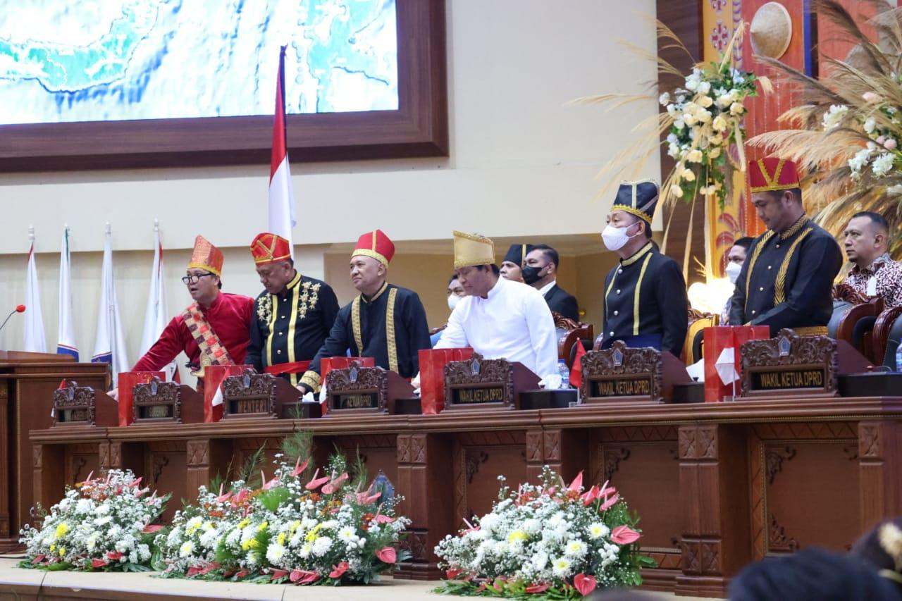 Parade Adat di Gedung Cengkih, DPRD Helat Rapat Paripurna HUT ke-58 Sulawesi Utara