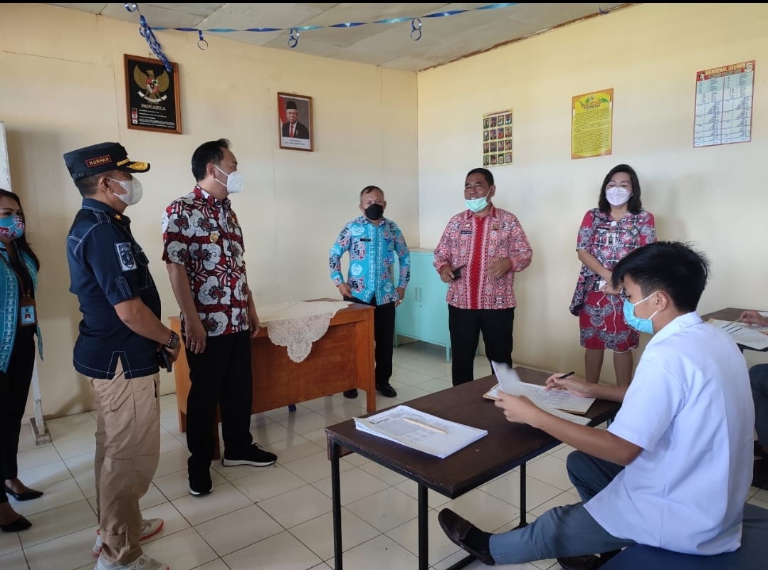 pelaksanan-ujian-kesetaraan-paket-c-di-lpka-tomohon-679io.jpg