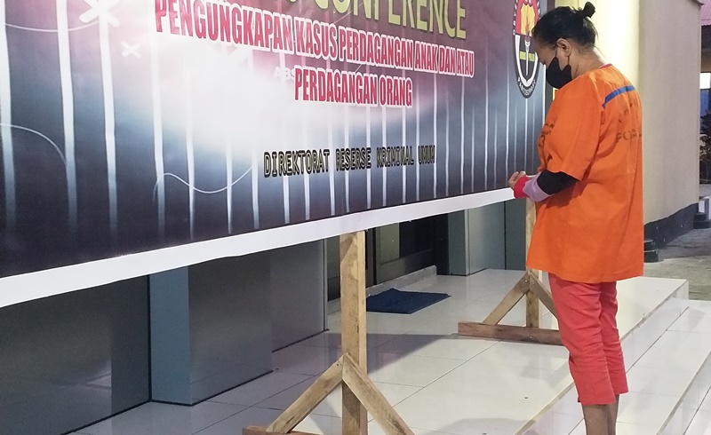 BREAKING NEWS Dukun Beranak di Wanea Manado Ditangkap Polisi, Diduga Jual Bayi