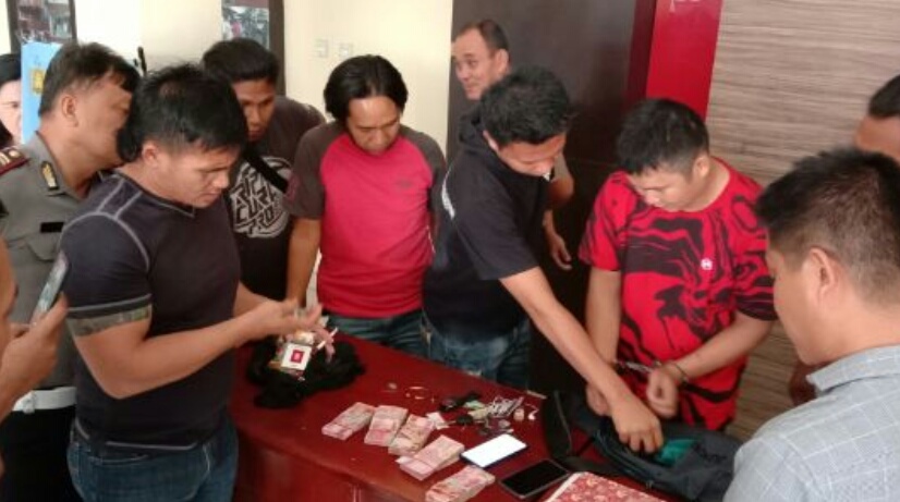 Pelaku Pencuri Emas Rp 7,7 Miliar Serahkan Diri, Ini Barang Bukti yang Ikut Diserahkan