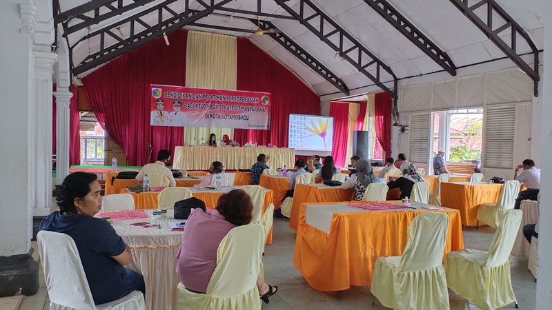 Pengurus 26 Koperasi di Kotamobagu Dilatih Kelola Koperasi