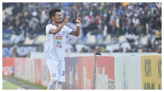 pemain-arema-fc-alfin-tuasalamony.jpg