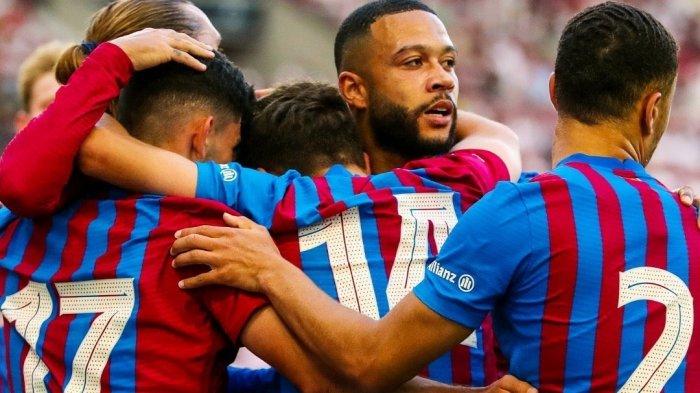 pemain-baru-barcelona-memphis-depay-merayakan-gol.jpg