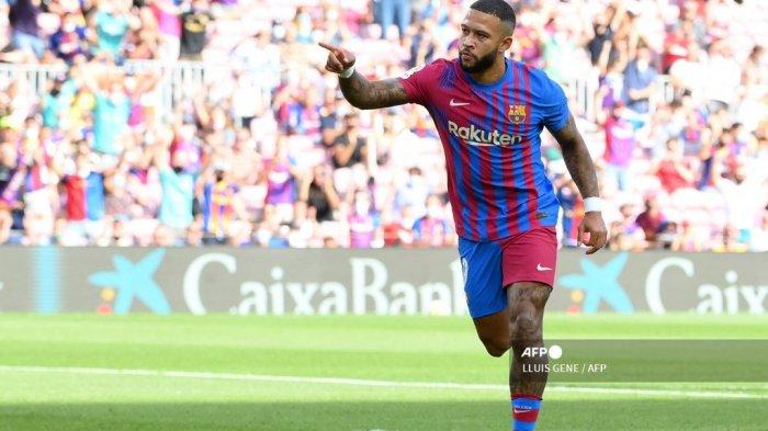 pemain-depan-barcelona-memphis-depay-merayakan-gol.jpg