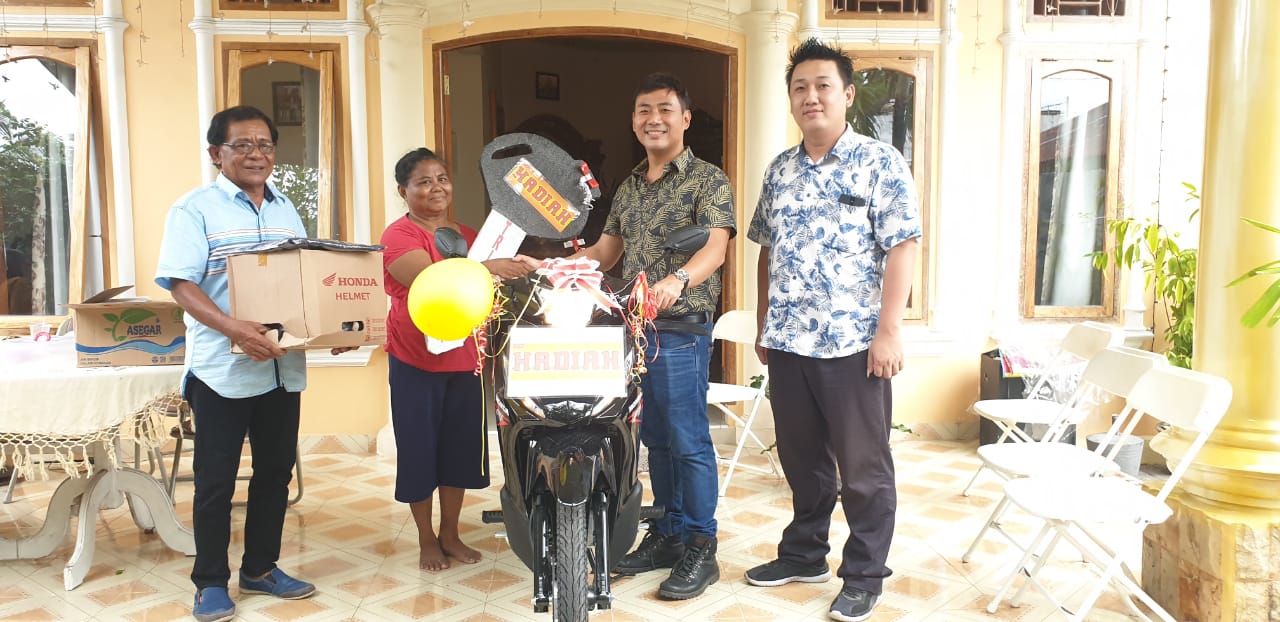 Gebyar Hadiah Istimewa Tridjaya Motor 2019, Setiawan Ikut Antar Hadiah