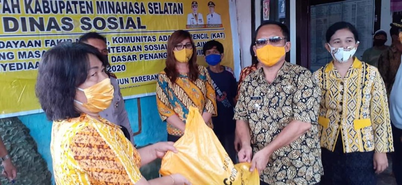 pemkab-minsel-salurkan-bantuan-di-kecamatan-suluun-tareran.jpg