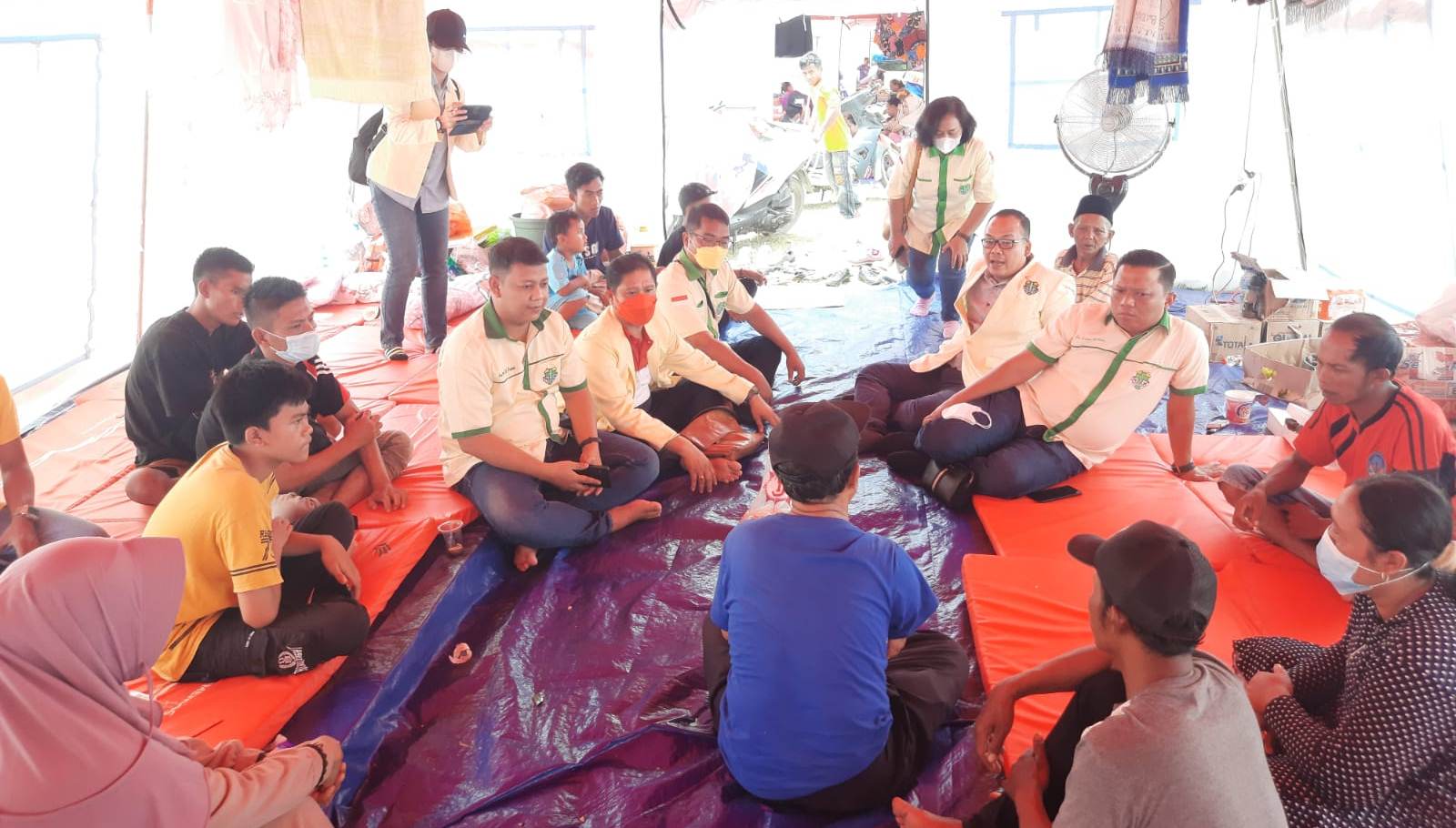 Gusma Pimpin Pemuda Katolik Bawa Bantuan untuk Korban-Relawan Erupsi Semeru