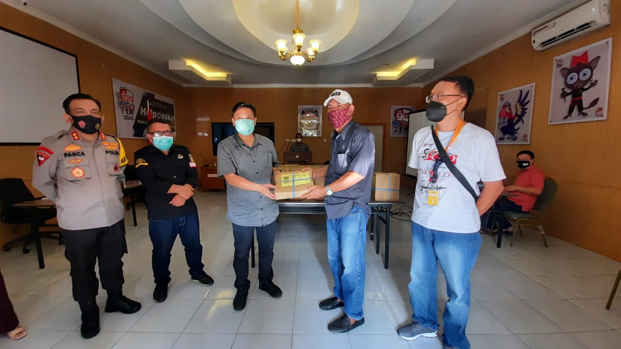 pendistribusian-surat-suara-pemilihan-gubernur-dan-wakil-gubernur-sulut.jpg