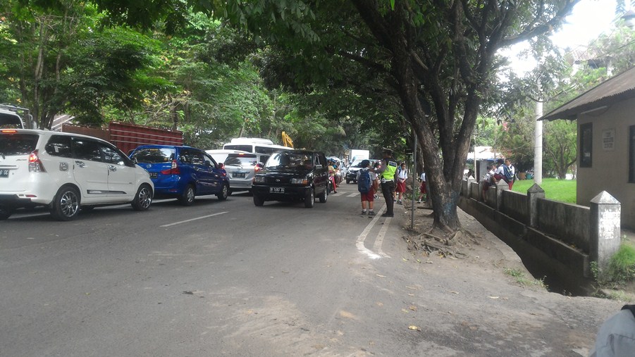 Traffic Update - Debu Beterbangan, Kondisi Terkini Lalu Lintas Jalan Yos Sudarso