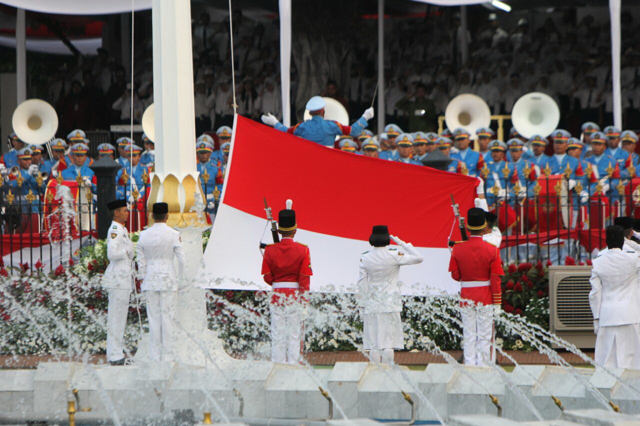 pengibar-bendera_20170817_140447.jpg
