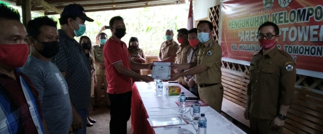pengukuhan-kelompok-tani-poktan-ares-dan-tower-woloan.jpg