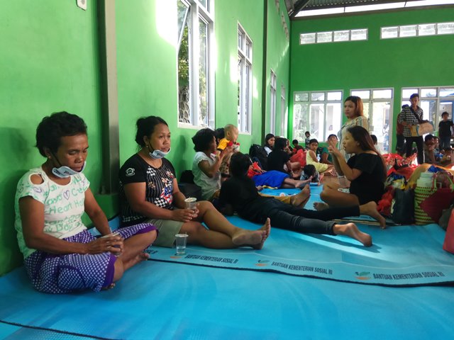 Lokasi Pengungsian Guguran Lava Gunung karangetang  di Shelter Paseng Masih Kurang Tempat Tidur