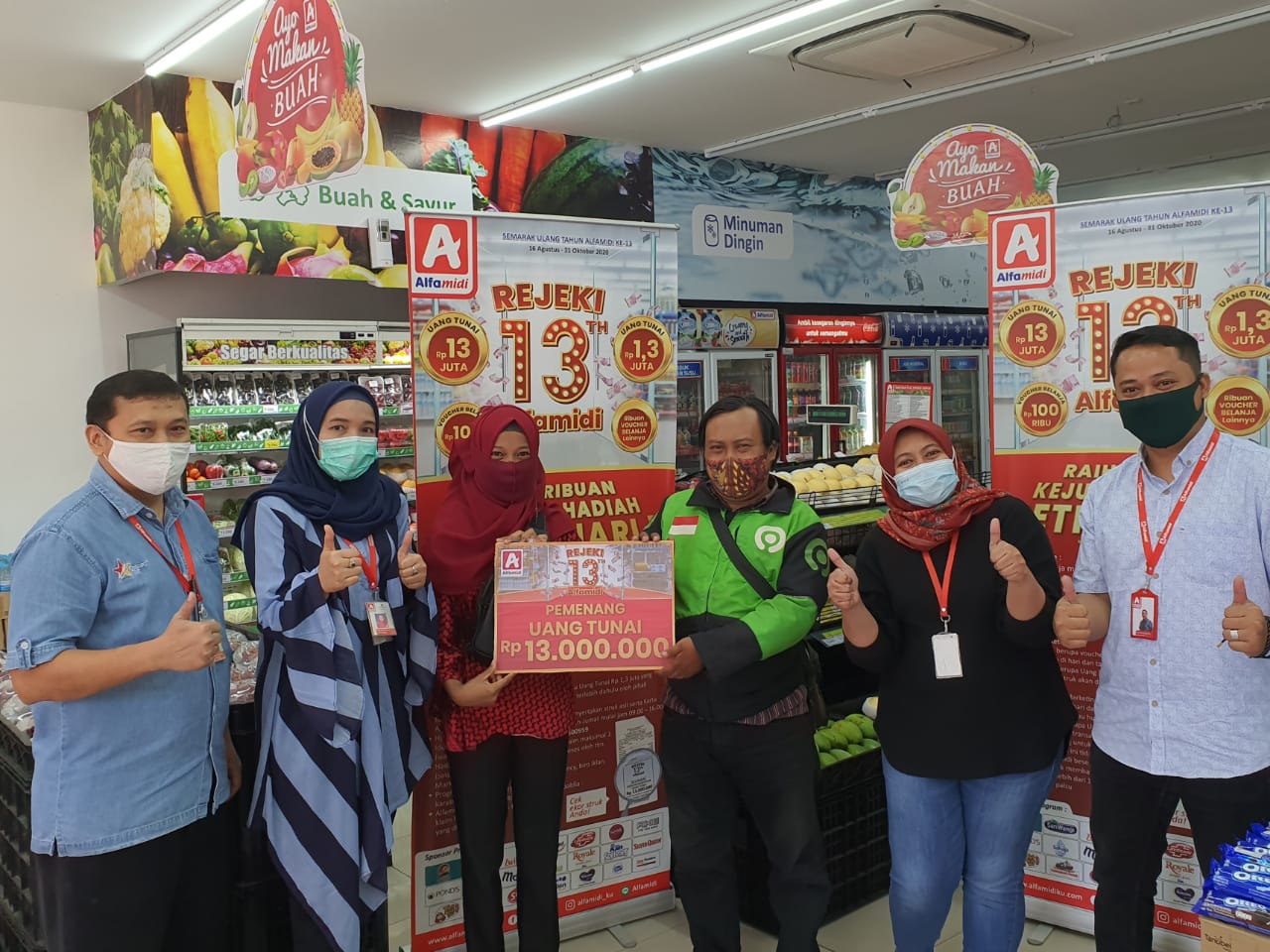 Penjual Rujak Ini Raih Rp 13 Juta, Konsumen Pertama yang Meraih Rezeki 13 Tahun Alfamidi