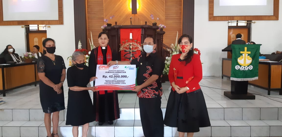 penyerahan-santunan-program-sosial-keagamaan-kepada-ahli-waris-di-bitung.jpg