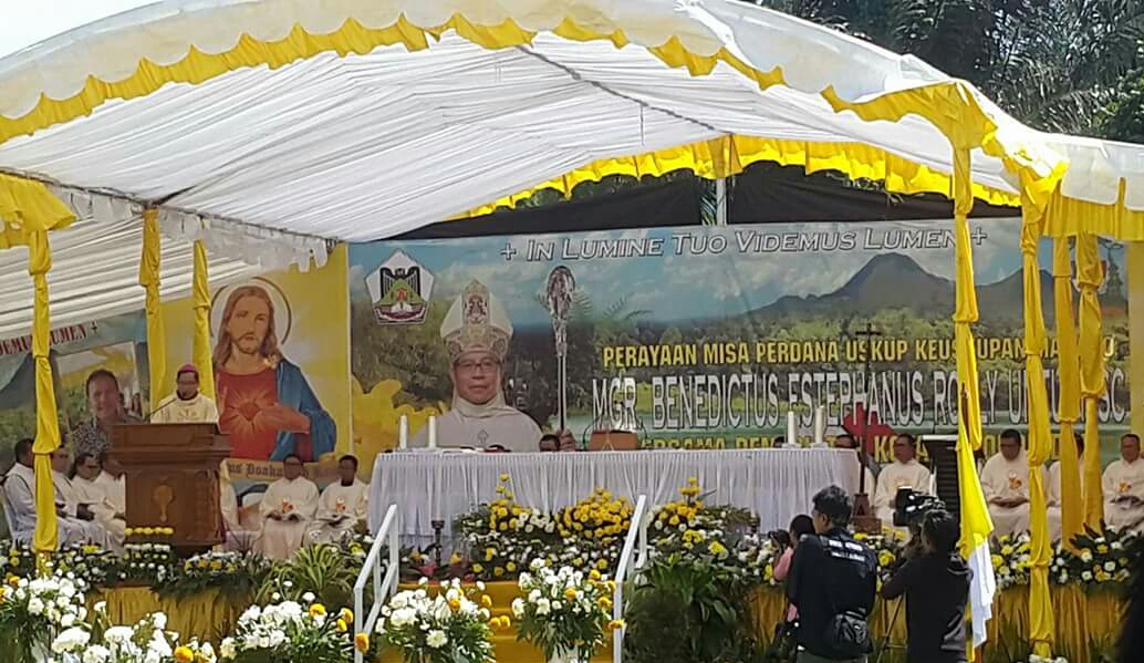 perayaan-misa-perdana-uskup-keuskupan-manado-mgr-benedictus-estephanus-rolly-untu-msc_20171105_123422.jpg