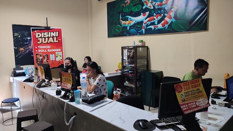 Pemilu Semakin Dekat, Pesanan Baliho dan Stiker Bacaleg di Percetakan Manado Meningkat