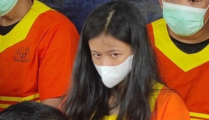 perempuan-19-tahun-jadi-pengedar-sabu-di-balikpapan-tertangkap-setelah-transaksi-dengan-pembeli.jpg
