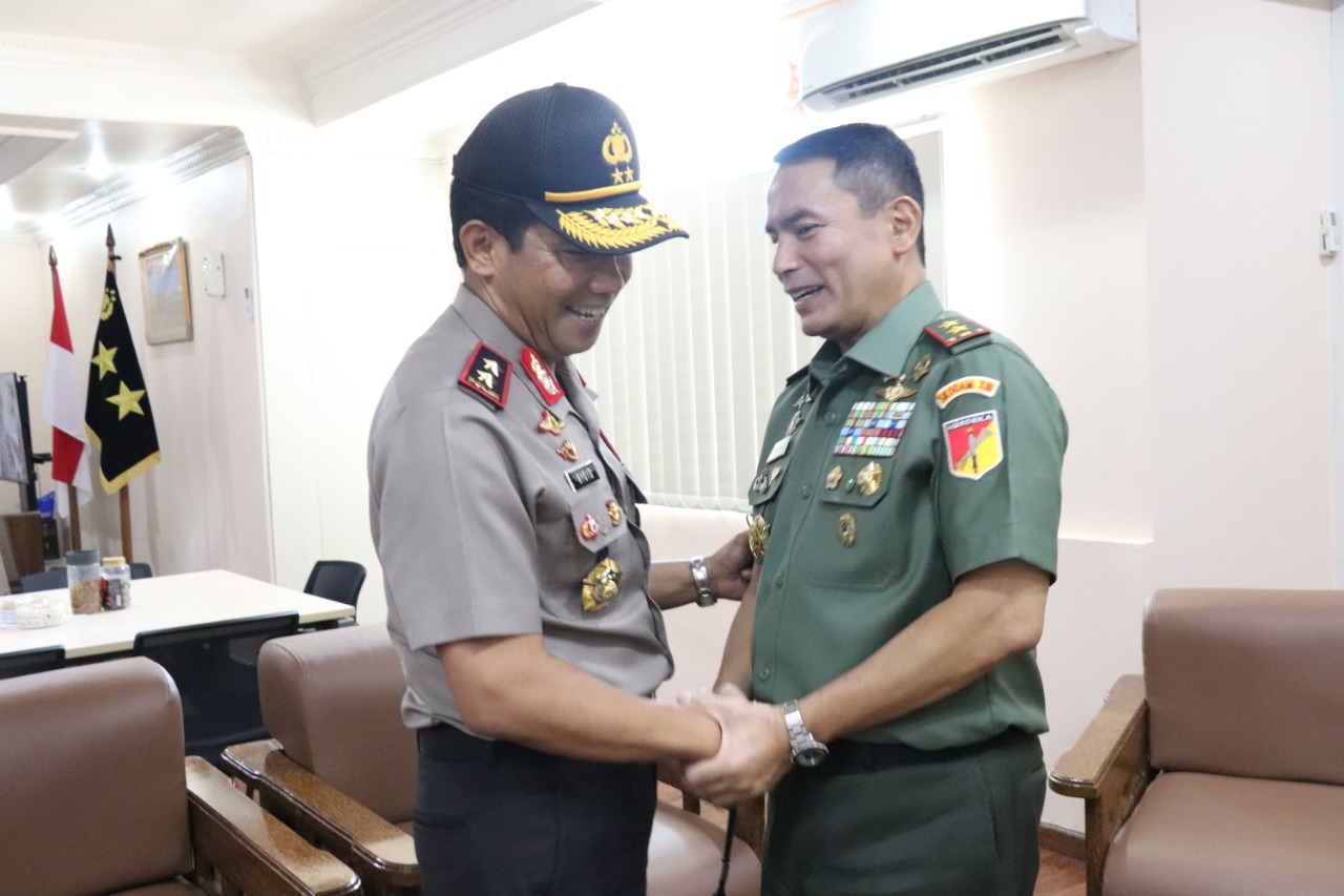 pererat-sinergintas-pangdam-xiiimerdeka-silaturahmi-ke-polda-sulut.jpg