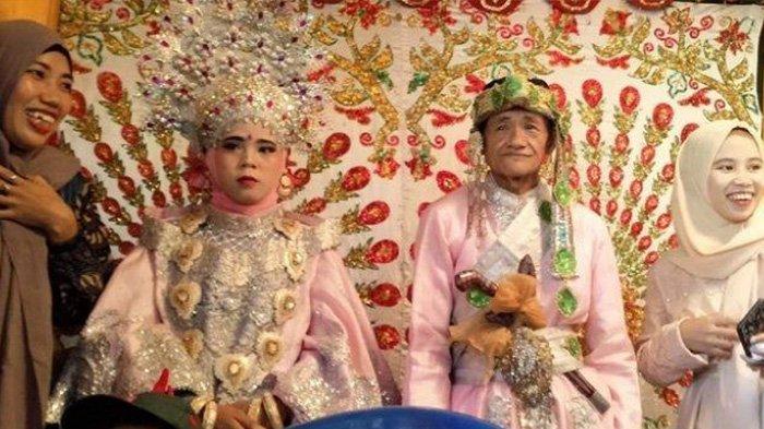 Akhirnya Terungkap Alasan Kakek Usia 60 Menikahi Gadis 17 tahun di Mamuju, Pengantin Wanita Cemberut
