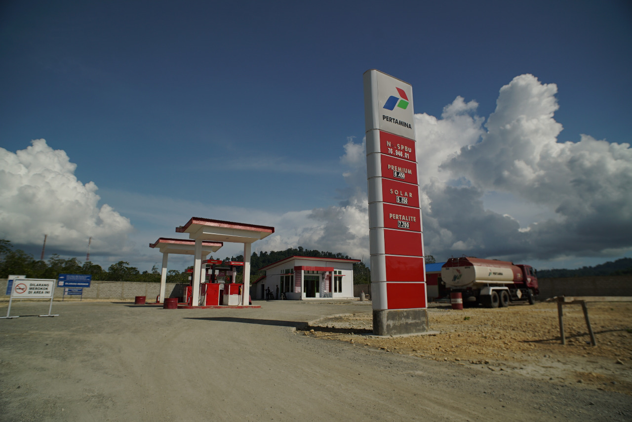 pertamina-menargetkan-bisa-menambah-9-titik-layanan-bbm.jpg