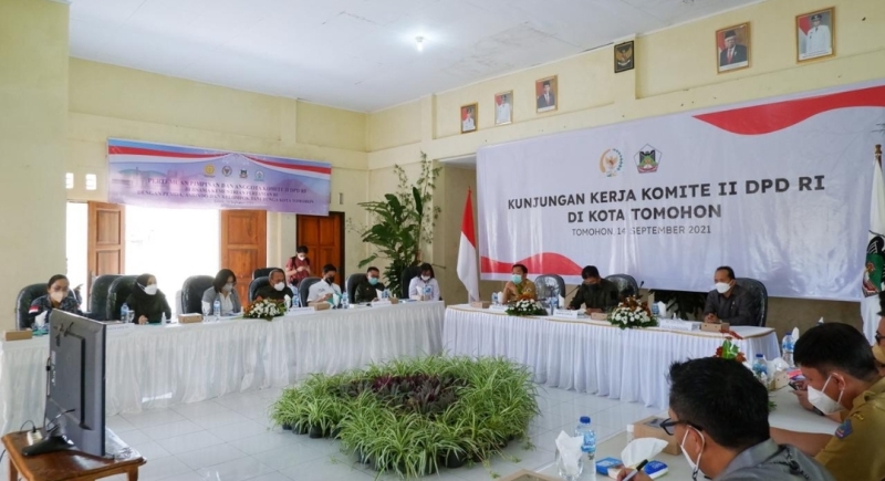 pertemuan-pemkot-tomohon-bersama-komite-ii-dpd-rihgfhgf78hkjhk.jpg