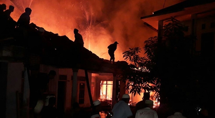 Pesantren Terbakar, Sekretaris BPD Desa dan Pelajar Tsanawiyah Tewas Tersengat Listrik