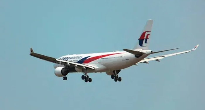 pesawat-malaysia-airlines-menukik-tajam-di-udara-penumpang-melayang-dalam-kabin.jpg
