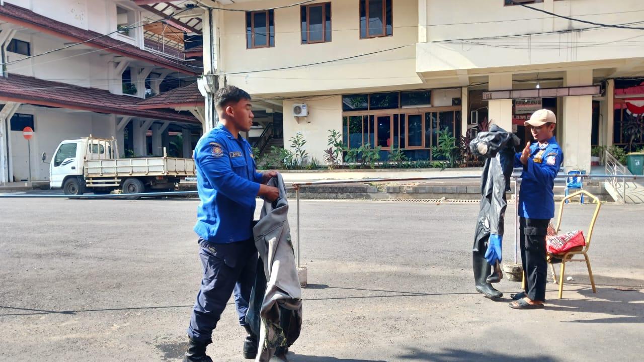 Petugas Damkar Manado Wajib Pakai APD Saat Tugas Tertentu, Ini Fungsinya