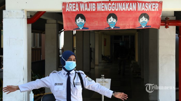 petugas-menggunakan-masker-di-rspi-sulianti-saroso-jakarta-senin-232020-fgdgfdgf.jpg