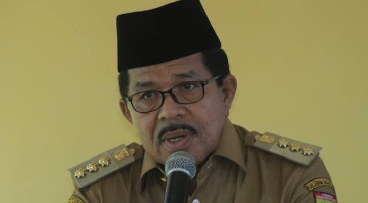 pihak-keluarga-tolak-jenazah-bupati-yasin-payapo-dimakamkan-sesuai-prokes.jpg