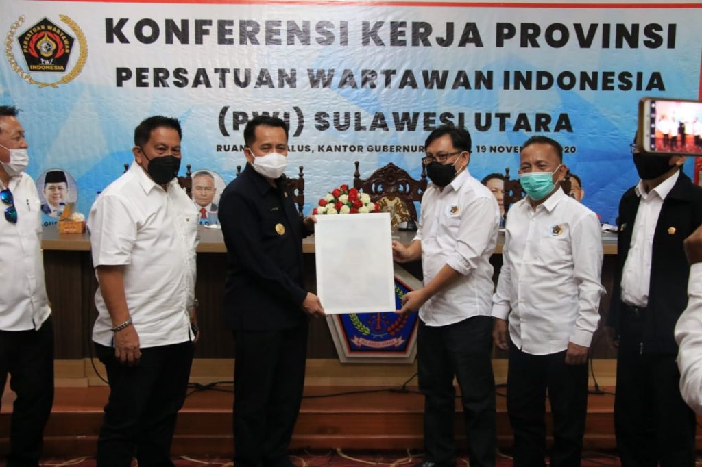 pjs-gubernur-agus-fatoni-ajak-pwi-bersinergi-bangun-sulut-bikin-suasana-damai-dan-toleran.jpg