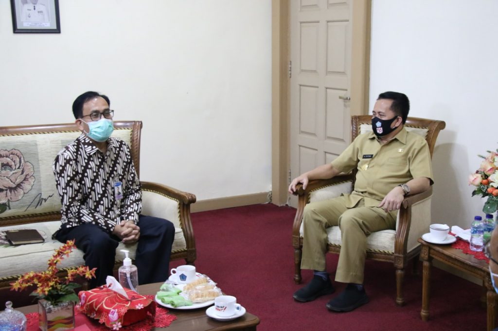 pjs-gubernur-sulawesi-utara-agus-fatoni-menerima-audiensi.jpg