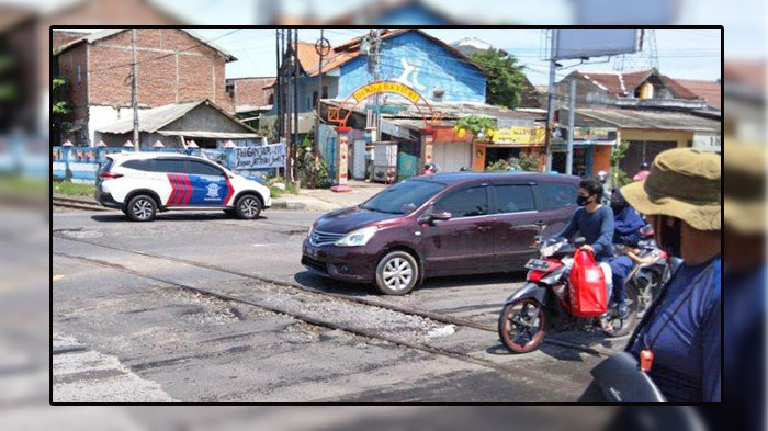 Tak Hiraukan Teriakan Warga, Anggota DPRD Kendal Tewas Tertabrak Kereta Api