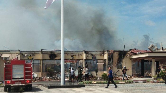 polres-lampung-selatan-terbakar5325.jpg